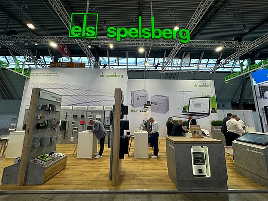 At Light + Building 2026 in Frankfurt am
Main, Spelsberg presents practical
product innovations. Interactive stations
and workbenches invite visitors to try
them out.
Photo: Günther Spelsberg GmbH & Co.
KG