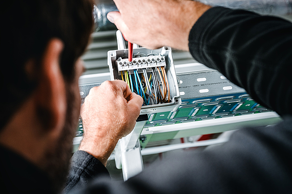 The Abox range from Spelsberg has always ensured safe and reliable electrical connections. The new generation features models with high-set terminals and soft, self-sealing insertion membranes for uncomplicated installation.