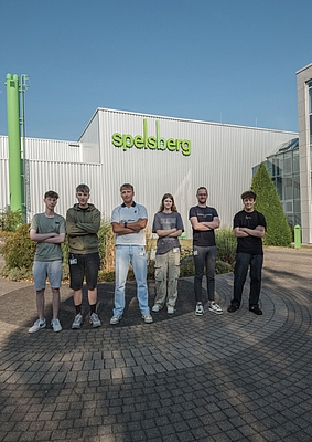 Spelsberg has been certified as an “Excellent Training Company” for the twelfth consecutive time. The seal of quality confirms the company’s commitment to high-quality training, personal development and promising future prospects.
Photo: Günther Spelsberg GmbH & Co.
KG