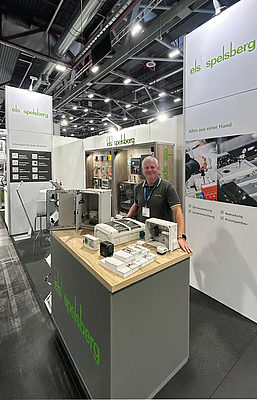 At all about automation in Chemnitz, Spelsberg presented robust enclosures and switchgear cabinet systems for industrial applications. In addition to established product series such as GEOS, TK, and TG, the focus on September 23 and 24, 2026, was particularly on fulfilling individual customer requirements through extensive customization services.
Photo: Günther Spelsberg GmbH & Co. KG